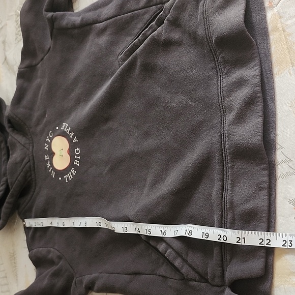 Nike NYC Big Apple graphic popover‎ pullover hoodie black  youth size XL - Picture 10 of 10
